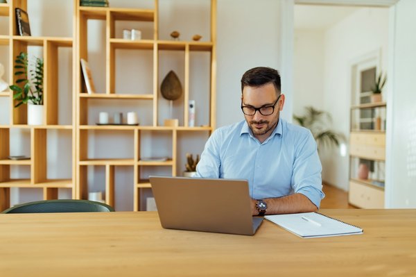 Quelle stratégie de marketing par email est conseillée pour les services de coaching en nutrition?